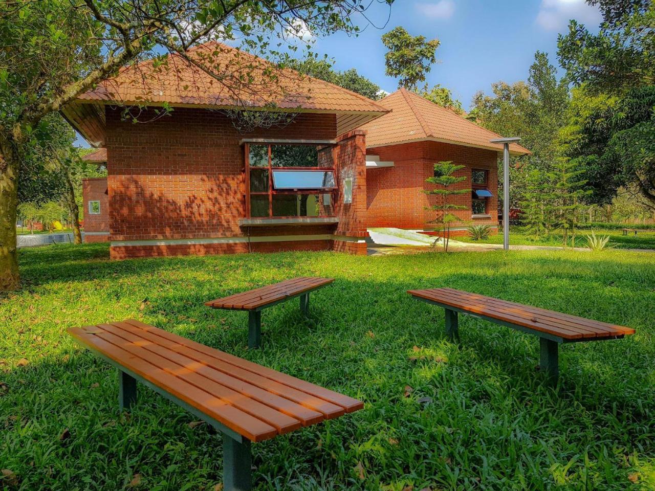 Sarah Resort Gazipur Exterior photo