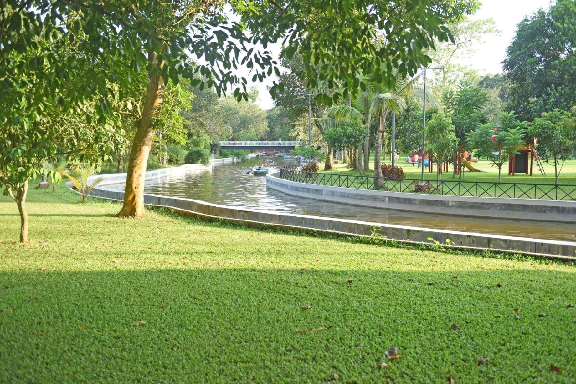 Sarah Resort Gazipur Exterior photo